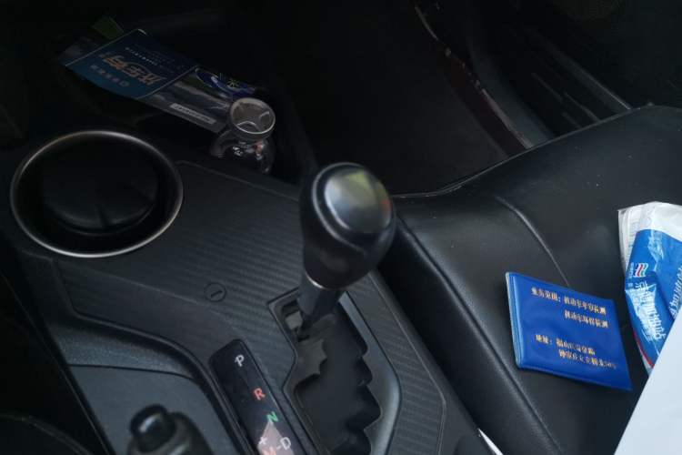 Used Toyota RAV4 2015 2.0L CVT Two-Wheel Drive Fashion Edition Gear Lever