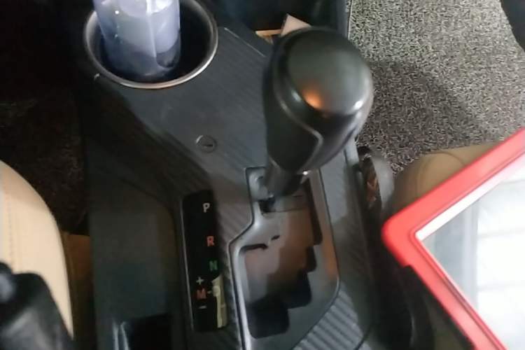 Used Toyota RAV4 2015 2.0L CVT Two-Wheel Drive Fashion Edition Gear Lever