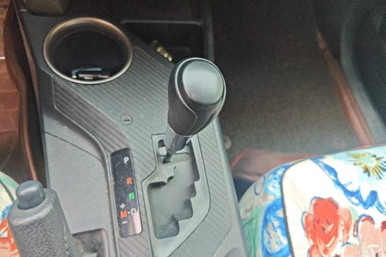 Used Toyota RAV4 2015 2.0L CVT Two-Wheel Drive Fashion Edition Gear Lever