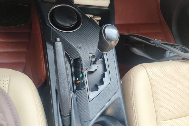 Used Toyota RAV4 2015 2.0L CVT Two-Wheel Drive Fashion Edition Gear Lever