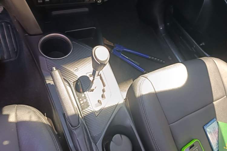 Used Toyota RAV4 2015 2.0L CVT Two-Wheel Drive Fashion Edition Gear Lever