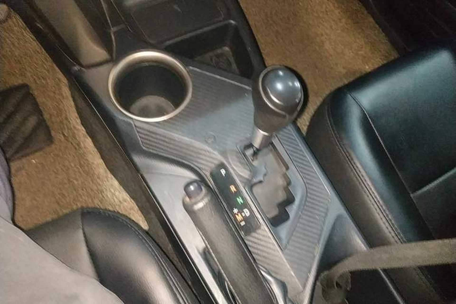 Used Toyota RAV4 2015 2.0L CVT Two-Wheel Drive Urban Edition Gear Lever