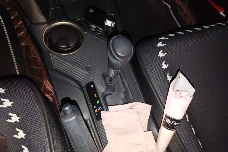 Used Toyota RAV4 2015 2.0L CVT Two-Wheel Drive Fashion Edition Gear Lever