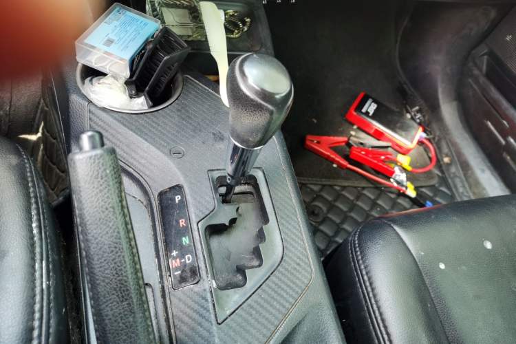 Used Toyota RAV4 2015 2.0L CVT Two-Wheel Drive Fashion Edition Gear Lever