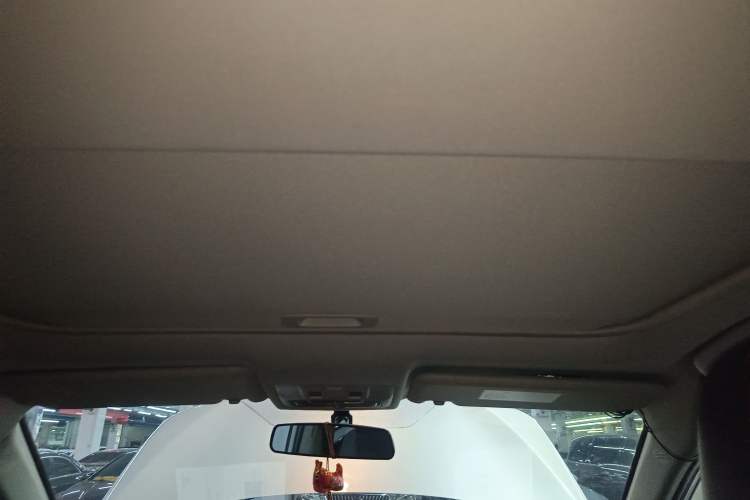 Used Toyota RAV4 2015 2.0L CVT Two-Wheel Drive Fashion Edition Headliner