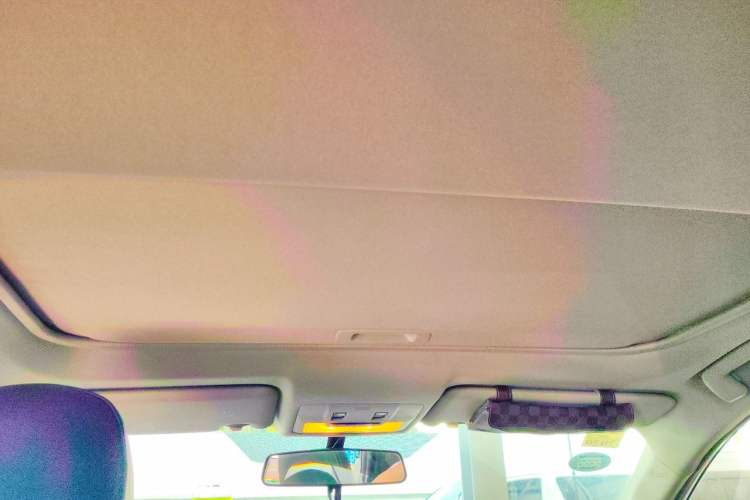 Used Toyota RAV4 2015 2.0L CVT Two-Wheel Drive Fashion Edition Headliner