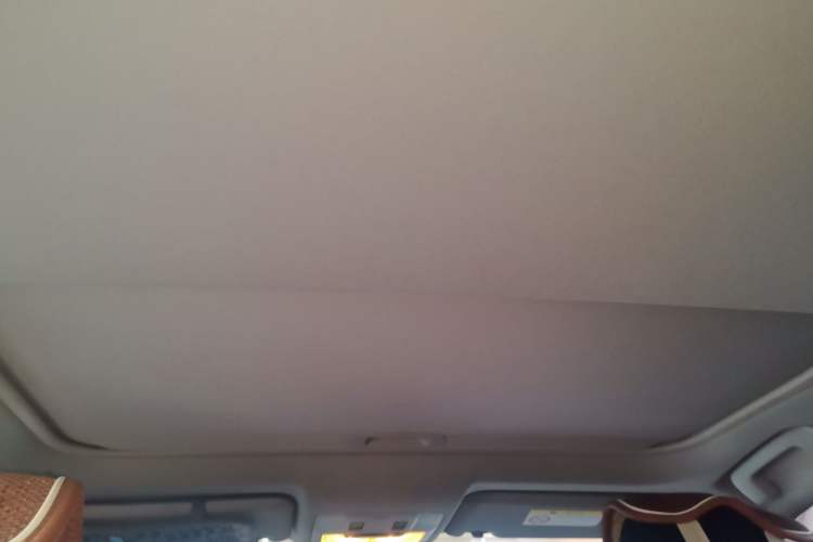 Used Toyota RAV4 2015 2.0L CVT Two-Wheel Drive Fashion Edition Headliner