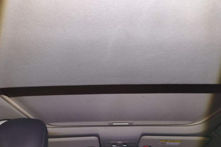 Used Toyota RAV4 2015 2.0L CVT Two-Wheel Drive Fashion Edition Headliner