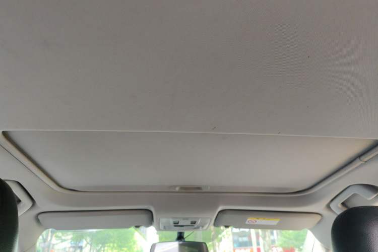 Used Toyota RAV4 2015 2.0L CVT Two-Wheel Drive Fashion Edition Headliner
