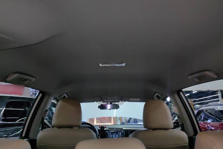 Used Toyota RAV4 2015 2.0L CVT Two-Wheel Drive Urban Edition Headliner