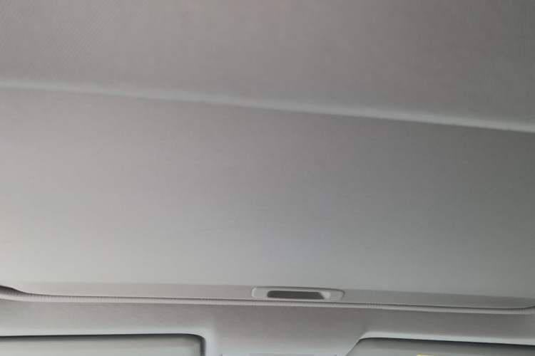 Used Toyota RAV4 2015 2.0L CVT Two-Wheel Drive Fashion Edition Headliner