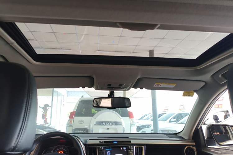 Used Toyota RAV4 2015 2.5L Automatic 4x4 Elite Edition Headliner