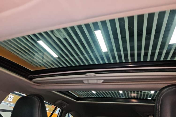 Used Toyota RAV4 2015 2.5L Automatic 4x4 Elite Edition Headliner