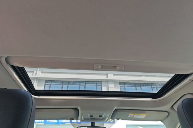 Used Toyota RAV4 2015 2.0L CVT Two-Wheel Drive Fashion Edition Headliner