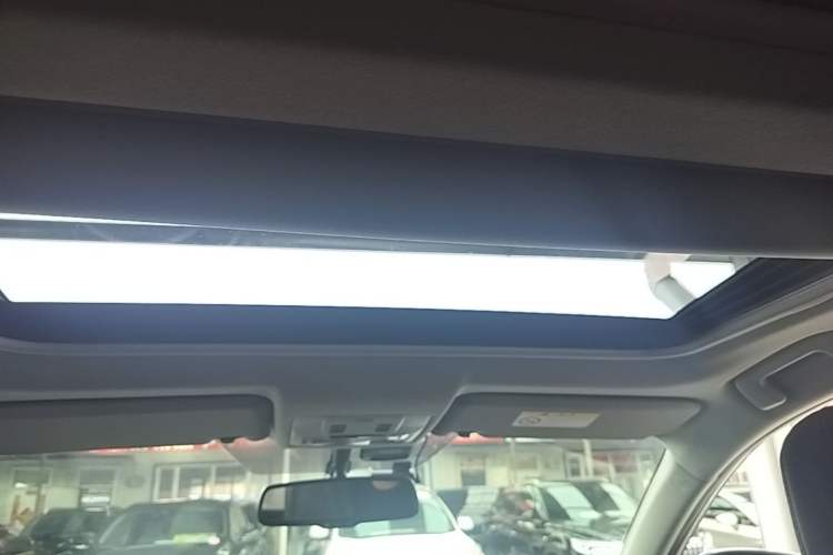 Used Toyota RAV4 2015 2.5L Automatic 4x4 Elite Edition Headliner