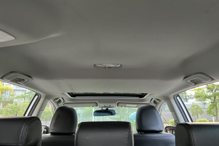 Used Toyota RAV4 2015 2.0L CVT Two-Wheel Drive Fashion Edition Headliner