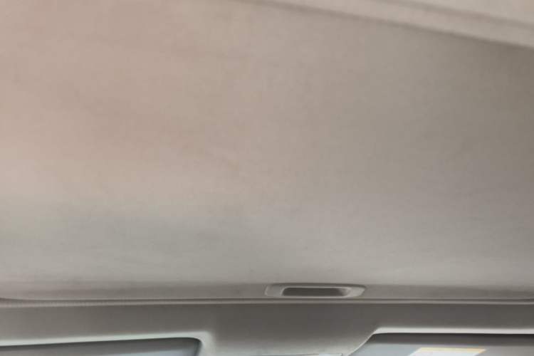 Used Toyota RAV4 2015 2.0L CVT Two-Wheel Drive Fashion Edition Headliner