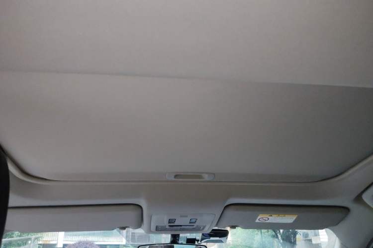 Used Toyota RAV4 2015 2.0L CVT Two-Wheel Drive Fashion Edition Headliner