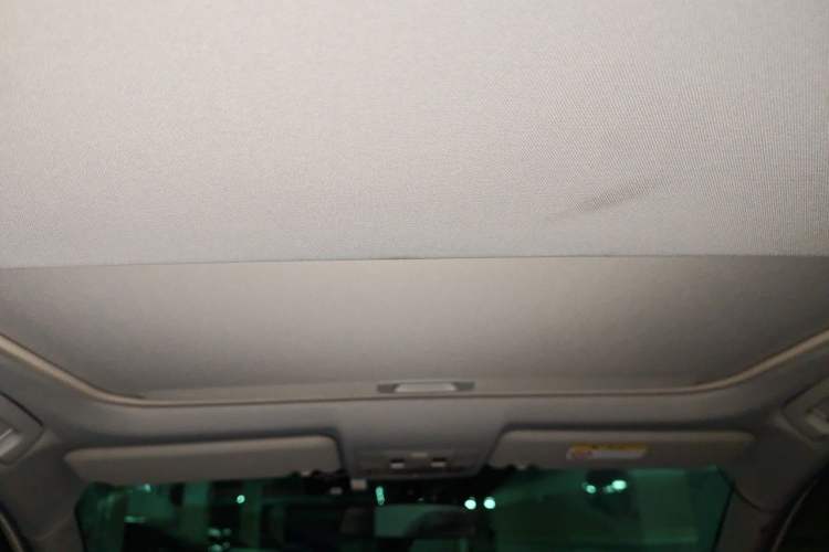 Used Toyota RAV4 2015 2.0L CVT Two-Wheel Drive Fashion Edition Headliner