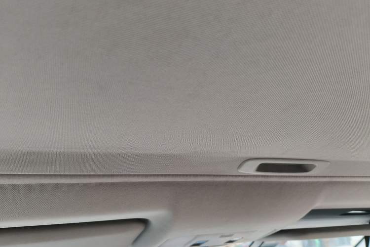 Used Toyota RAV4 2015 2.0L CVT Two-Wheel Drive Fashion Edition Headliner