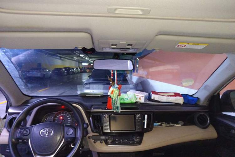 Used Toyota RAV4 2015 2.0L CVT Two-Wheel Drive Fashion Edition Headliner