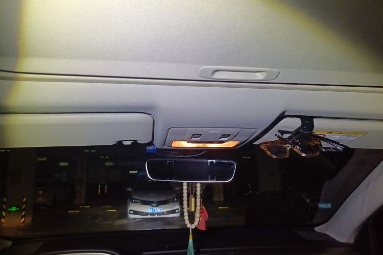 Used Toyota RAV4 2015 2.0L CVT Four-Wheel Drive New Edition Headliner