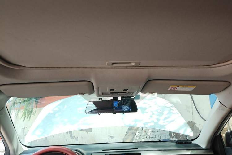 Used Toyota RAV4 2015 2.0L CVT Two-Wheel Drive Fashion Edition Headliner
