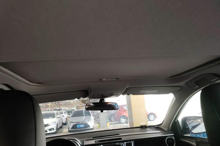 Used Toyota RAV4 2015 2.0L CVT Two-Wheel Drive Fashion Edition Headliner
