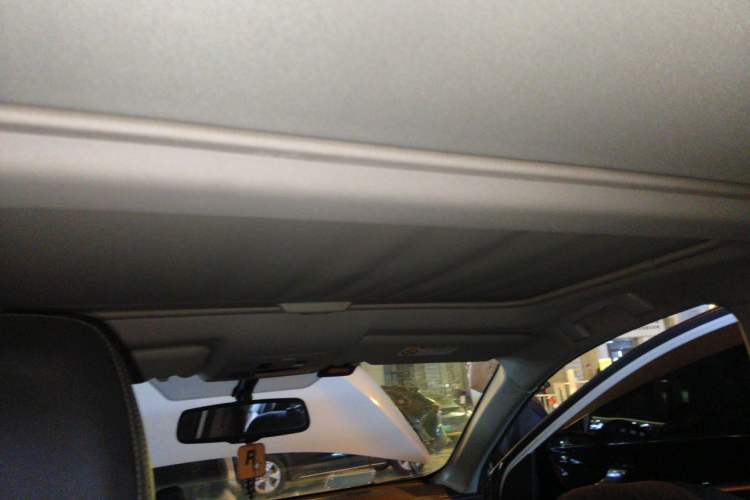 Used Toyota RAV4 2015 2.5L Automatic 4x4 Elite Edition Headliner