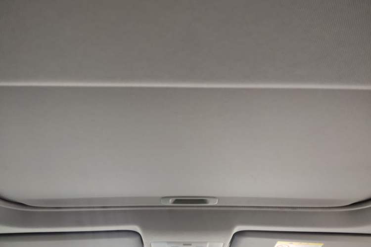 Used Toyota RAV4 2015 2.0L CVT Two-Wheel Drive Fashion Edition Headliner