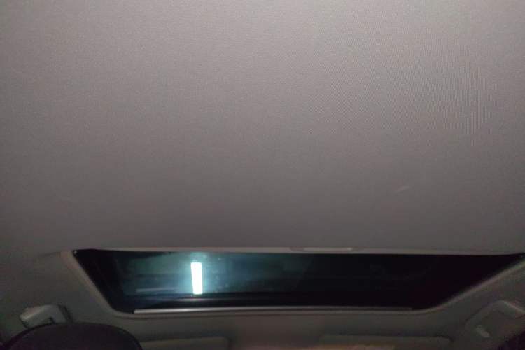 Used Toyota RAV4 2015 2.0L CVT Two-Wheel Drive Fashion Edition Headliner