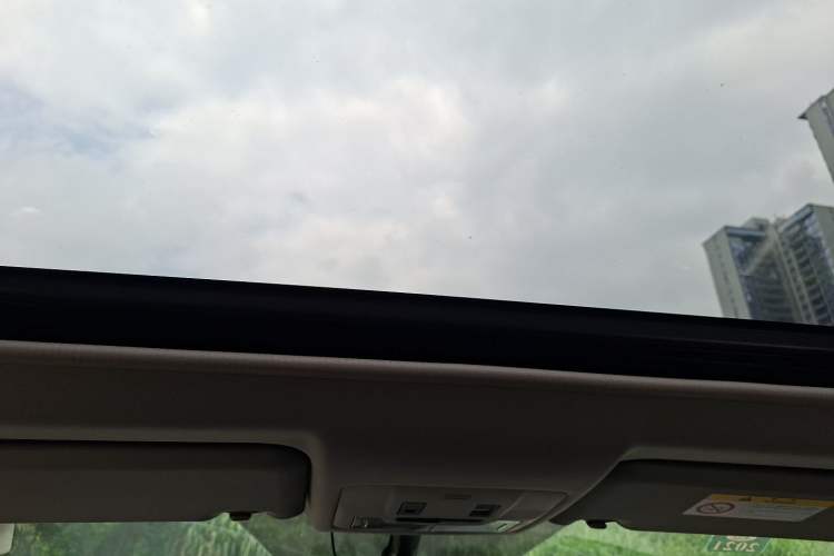 Used Toyota RAV4 2015 2.5L Automatic 4x4 Elite Edition Headliner