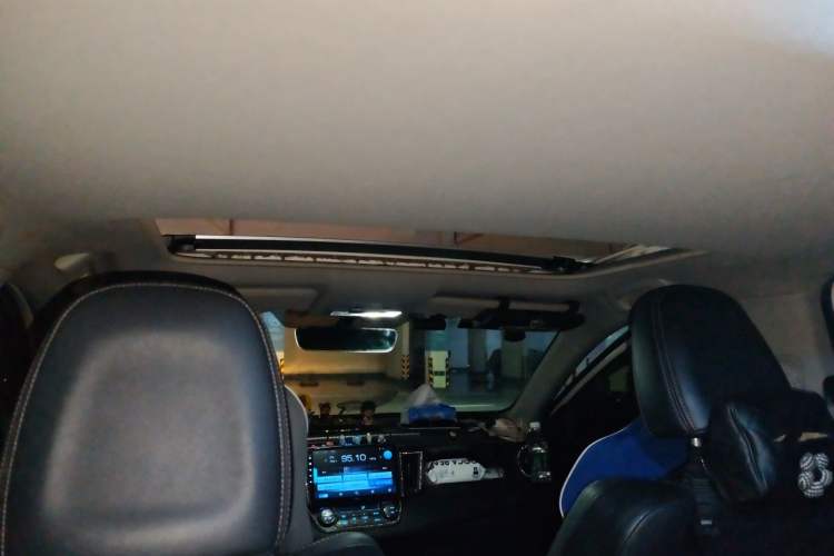Used Toyota RAV4 2015 2.0L CVT Four-Wheel Drive New Edition Headliner