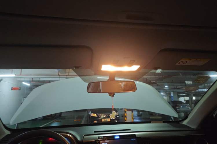 Used Toyota RAV4 2015 2.0L CVT Two-Wheel Drive Fashion Edition Headliner