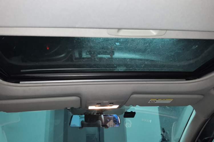 Used Toyota RAV4 2015 2.0L CVT Two-Wheel Drive Fashion Edition Headliner