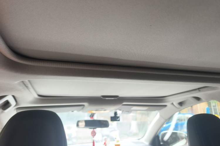 Used Toyota RAV4 2015 2.5L Automatic 4x4 Elite Edition Headliner
