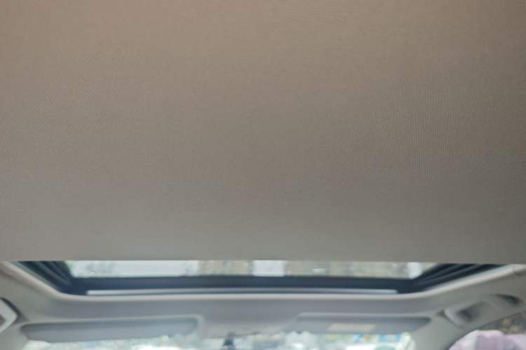Used Toyota RAV4 2015 2.0L CVT Two-Wheel Drive Fashion Edition Headliner