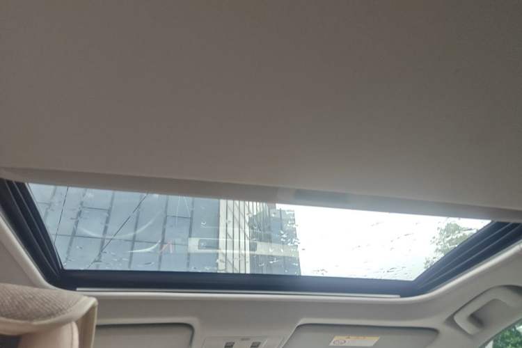 Used Toyota RAV4 2015 2.0L CVT Two-Wheel Drive Fashion Edition Headliner