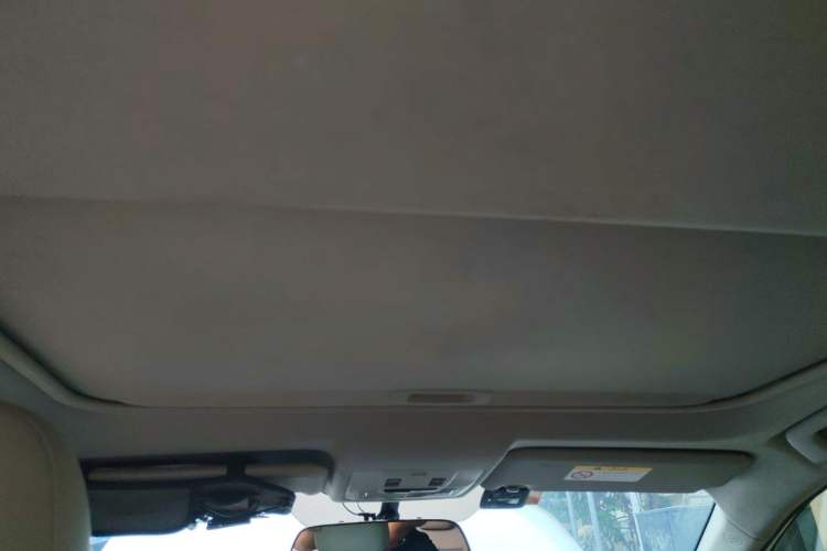 Used Toyota RAV4 2015 2.0L CVT Two-Wheel Drive Fashion Edition Headliner