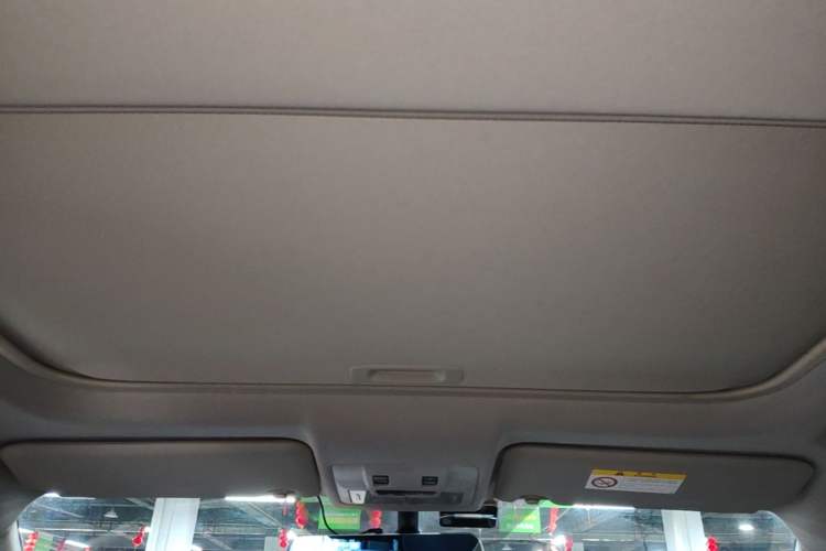 Used Toyota RAV4 2015 2.0L CVT Two-Wheel Drive Fashion Edition Headliner