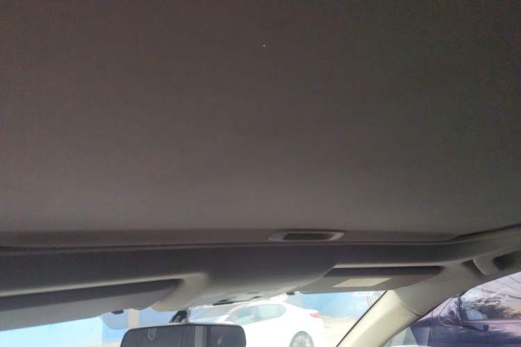Used Toyota RAV4 2015 2.0L CVT Two-Wheel Drive Fashion Edition Headliner