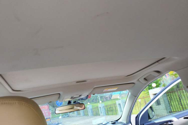 Used Toyota RAV4 2015 2.0L CVT Two-Wheel Drive Fashion Edition Headliner