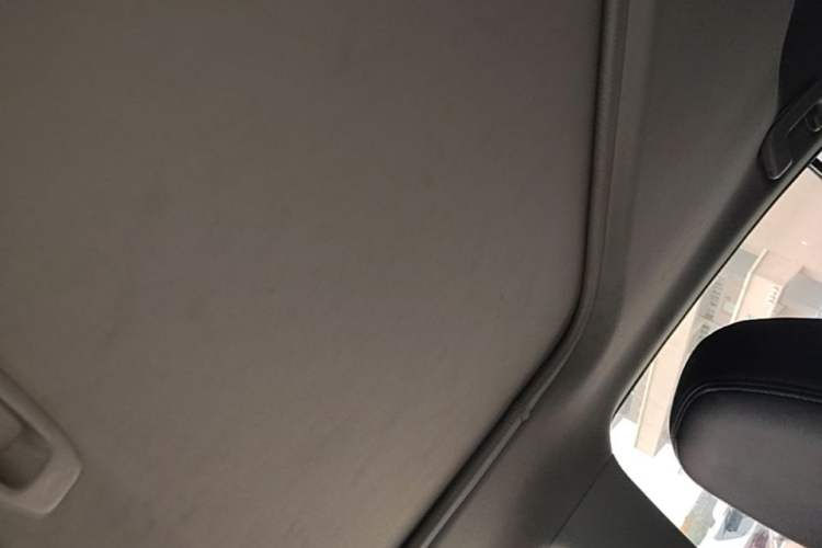 Used Toyota RAV4 2015 2.0L CVT Two-Wheel Drive Fashion Edition Headliner
