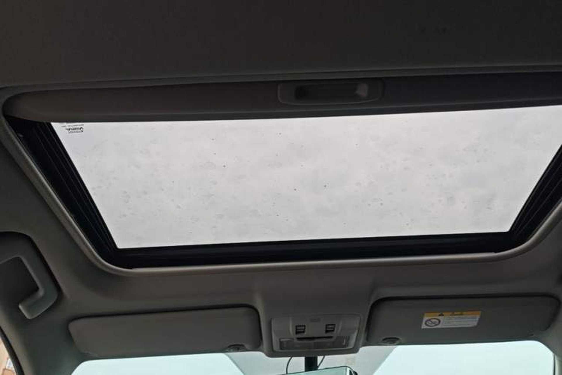 Used Toyota RAV4 2015 2.0L CVT Two-Wheel Drive Fashion Edition Headliner