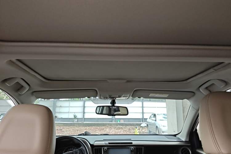 Used Toyota RAV4 2015 2.5L Automatic 4x4 Elite Edition Headliner