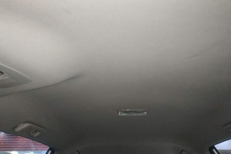 Used Toyota RAV4 2015 2.0L CVT Two-Wheel Drive Urban Edition Headliner