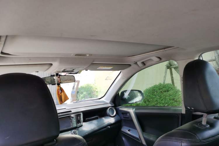 Used Toyota RAV4 2015 2.0L CVT Two-Wheel Drive Fashion Edition Headliner