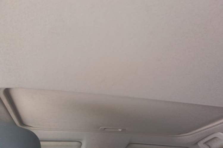 Used Toyota RAV4 2015 2.0L CVT Two-Wheel Drive Fashion Edition Headliner
