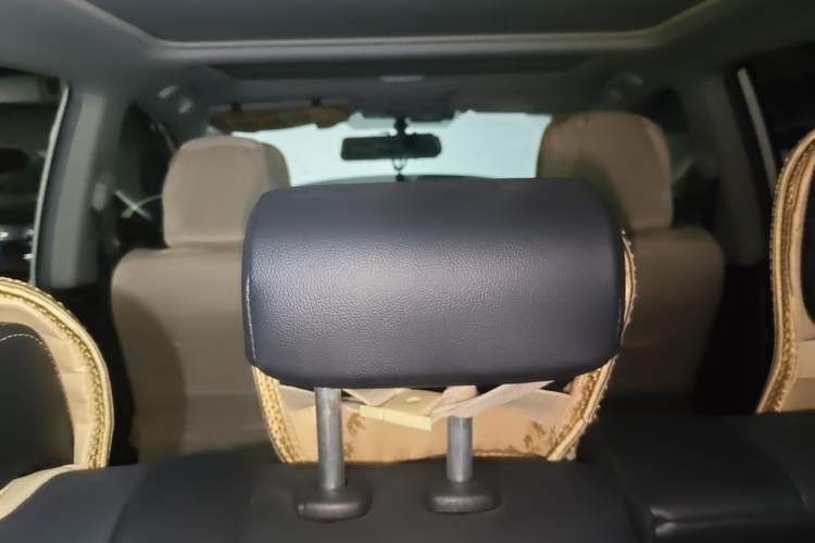 Used Toyota RAV4 2015 2.5L Automatic 4x4 Elite Edition Headliner