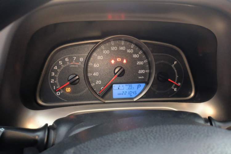 Used Toyota RAV4 2015 2.0L CVT Two-Wheel Drive Fashion Edition Instrument Cluster
